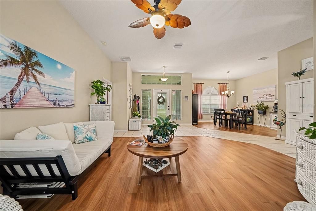 For Sale: $570,000 (5 beds, 3 baths, 2944 Square Feet)
