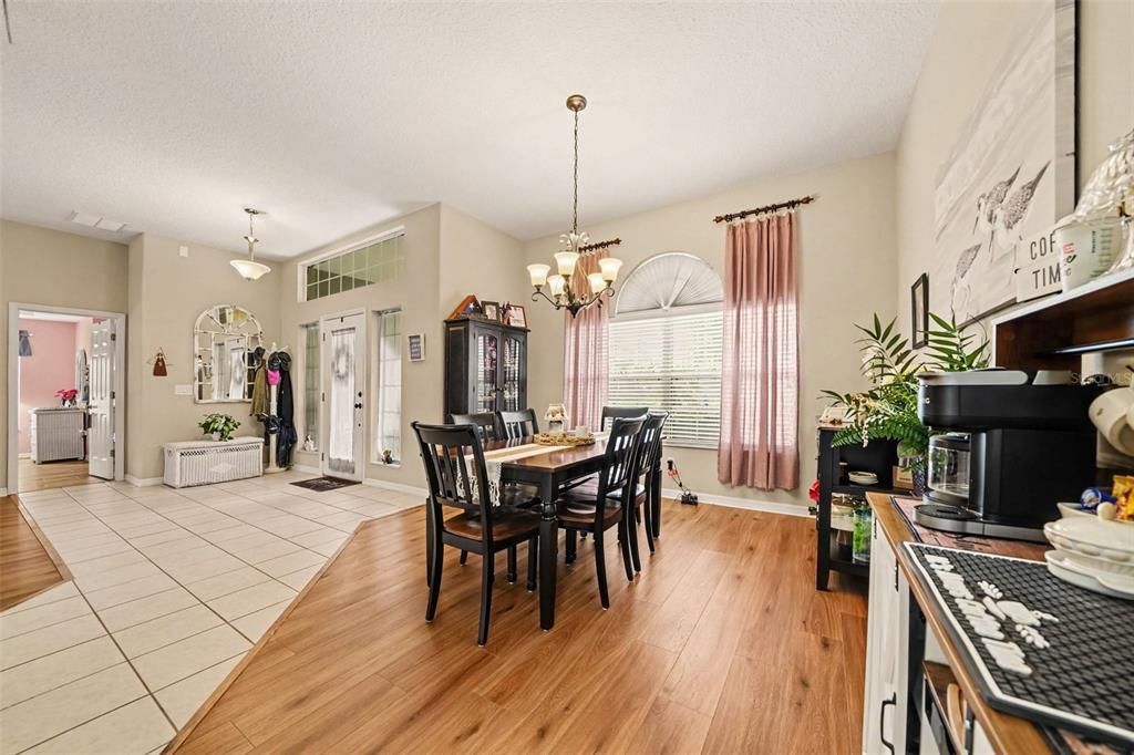 For Sale: $570,000 (5 beds, 3 baths, 2944 Square Feet)