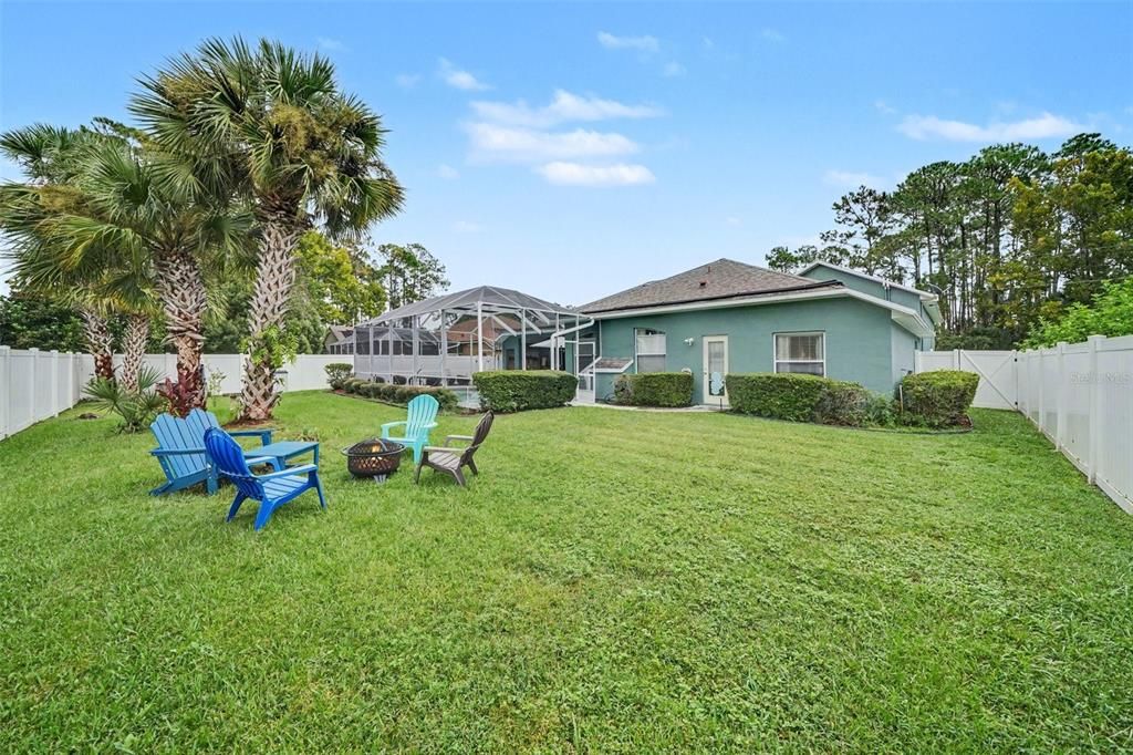 For Sale: $570,000 (5 beds, 3 baths, 2944 Square Feet)