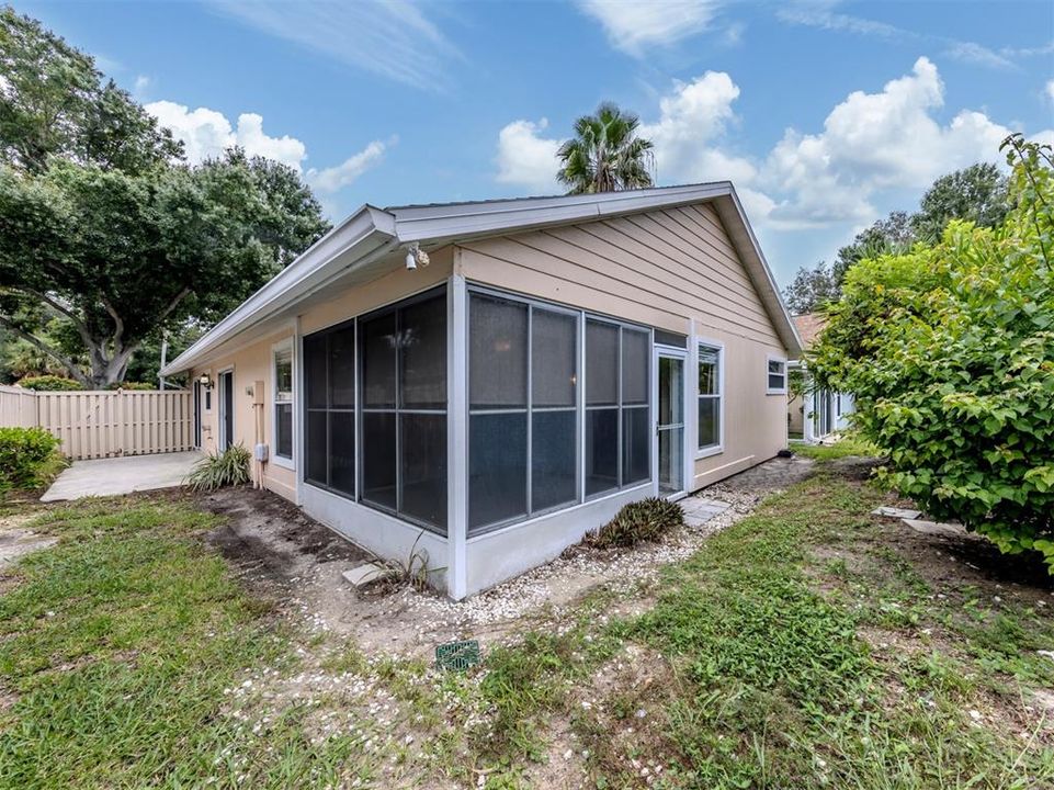 Activo con contrato: $249,000 (2 camas, 2 baños, 1116 Pies cuadrados)
