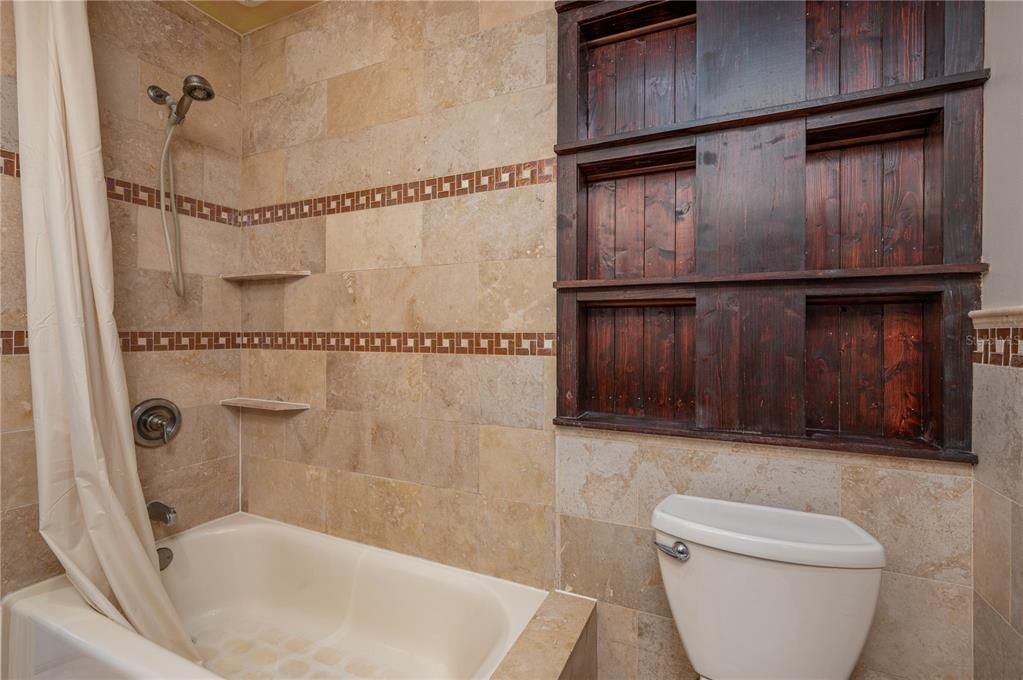 На продажу: $249,900 (4 спален, 2 ванн, 1797 Квадратных фут)