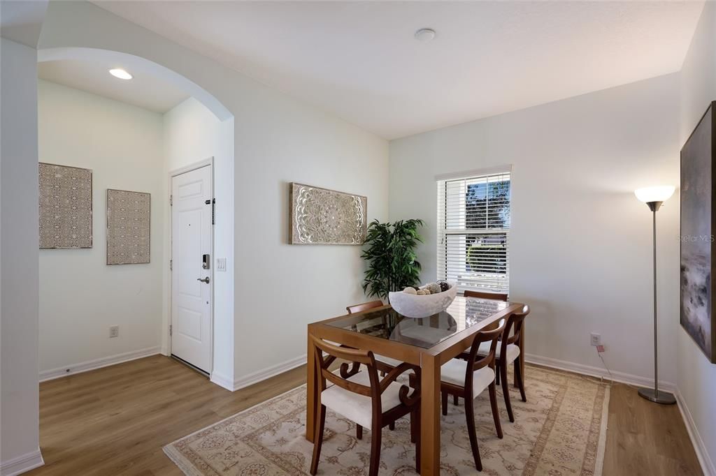 En Venta: $385,000 (3 camas, 2 baños, 1495 Pies cuadrados)