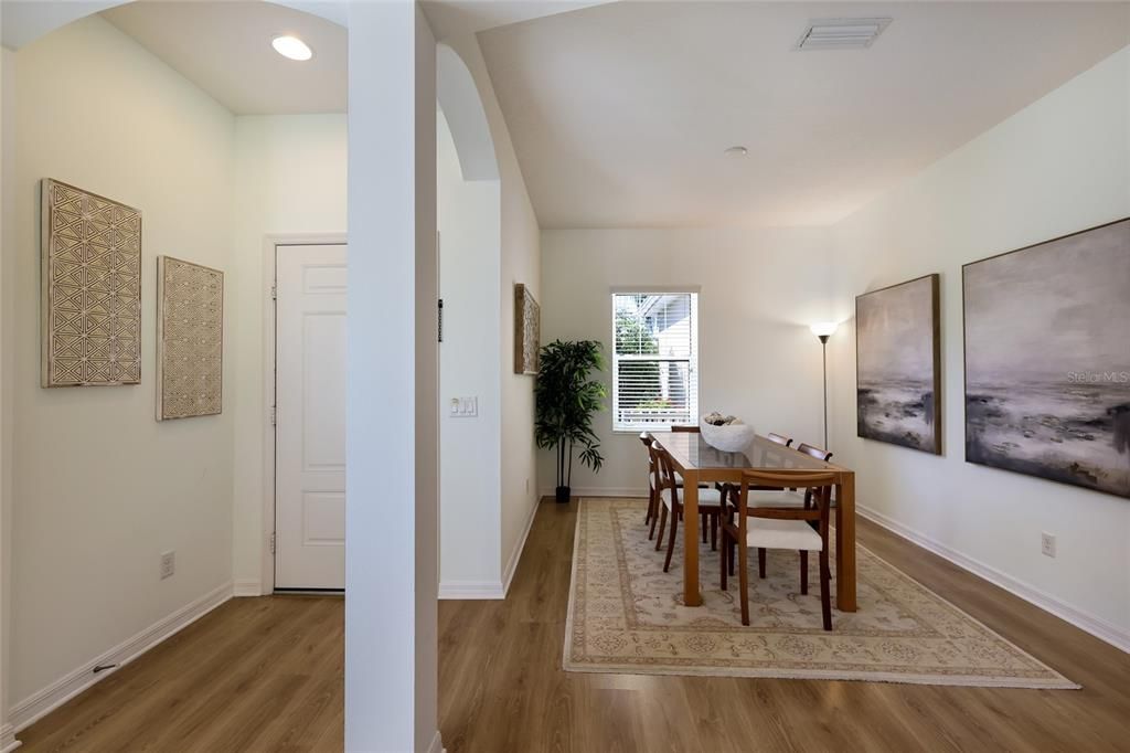 En Venta: $385,000 (3 camas, 2 baños, 1495 Pies cuadrados)