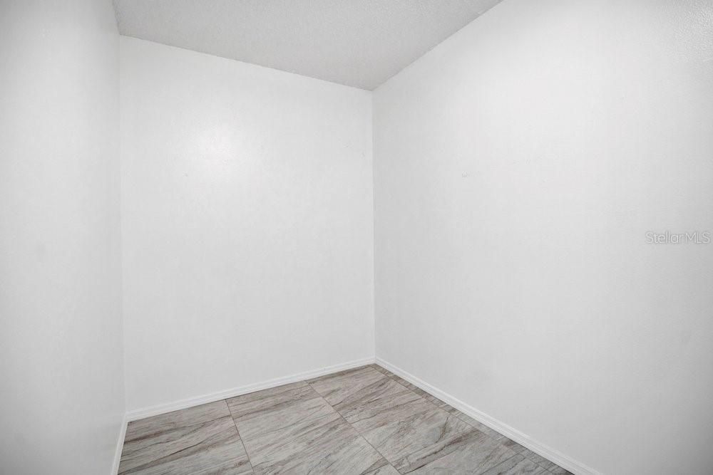 En Venta: $449,000 (4 camas, 2 baños, 2498 Pies cuadrados)