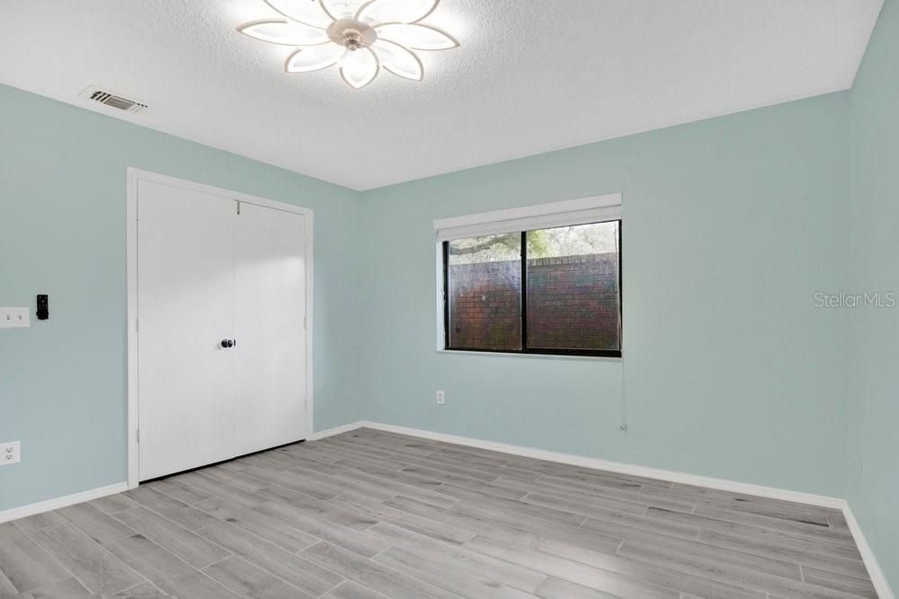 En Venta: $449,000 (4 camas, 2 baños, 2498 Pies cuadrados)