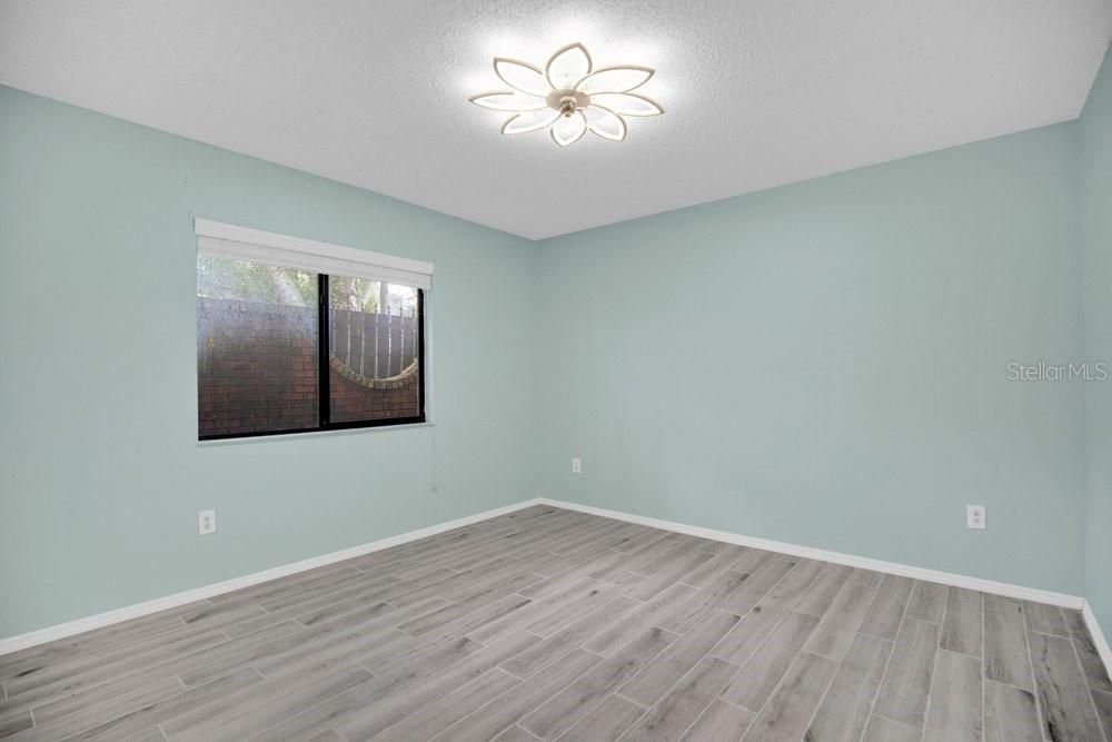 En Venta: $449,000 (4 camas, 2 baños, 2498 Pies cuadrados)