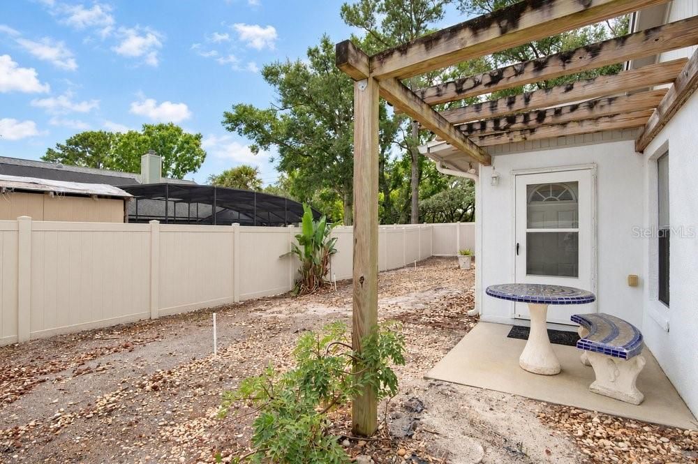 En Venta: $449,000 (4 camas, 2 baños, 2498 Pies cuadrados)