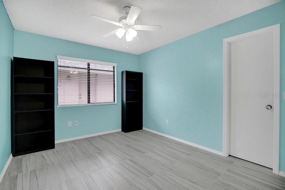 En Venta: $449,000 (4 camas, 2 baños, 2498 Pies cuadrados)