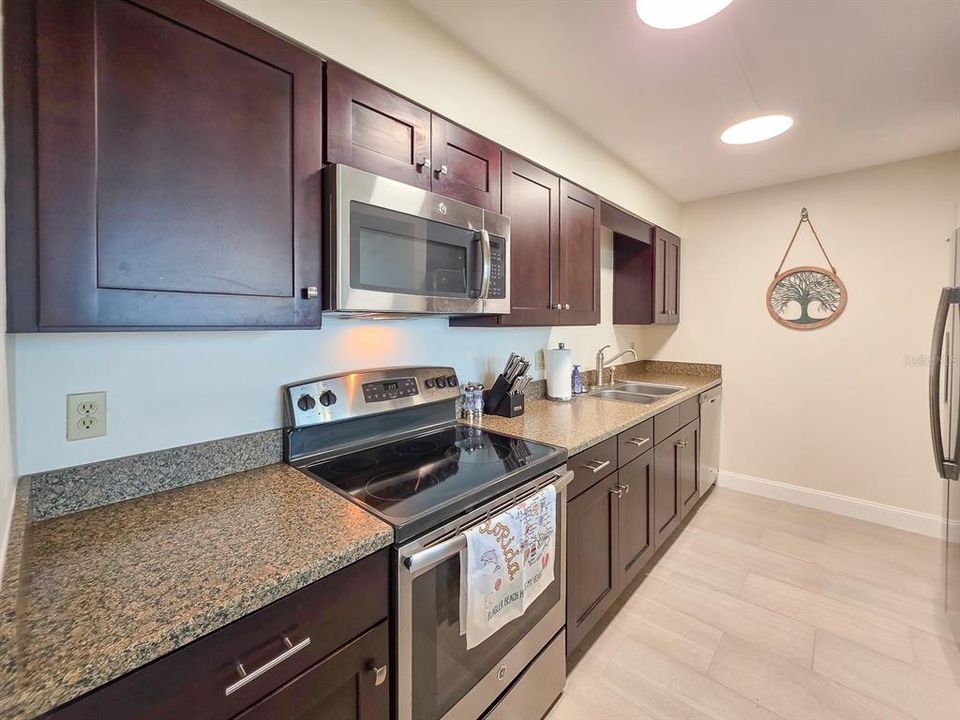 For Rent: $2,800 (2 beds, 2 baths, 1215 Square Feet)