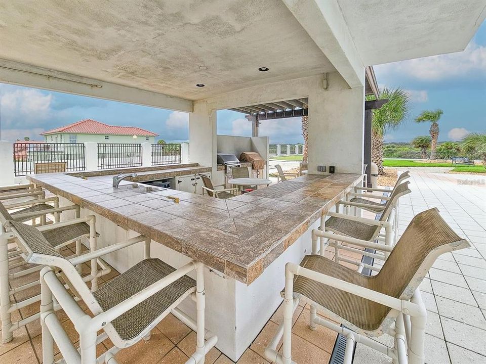 For Rent: $2,800 (2 beds, 2 baths, 1215 Square Feet)