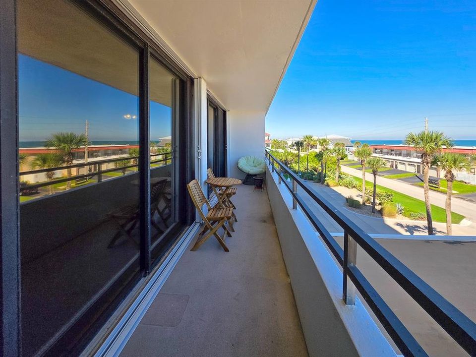 For Rent: $2,800 (2 beds, 2 baths, 1215 Square Feet)