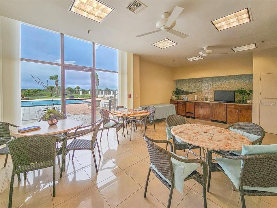 For Rent: $2,800 (2 beds, 2 baths, 1215 Square Feet)