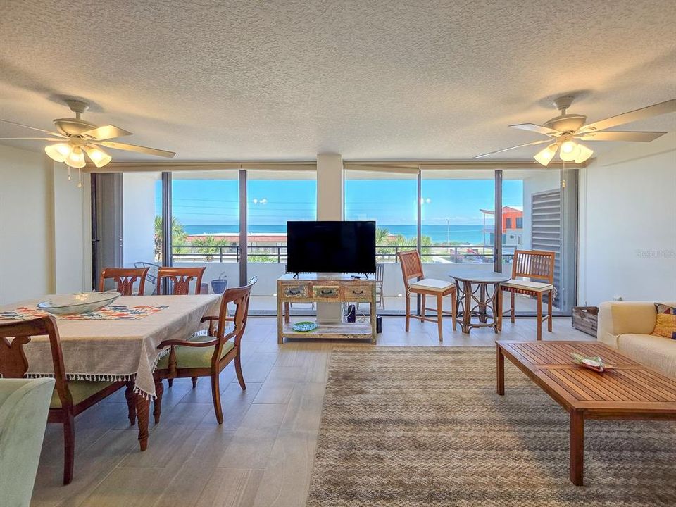For Rent: $2,800 (2 beds, 2 baths, 1215 Square Feet)