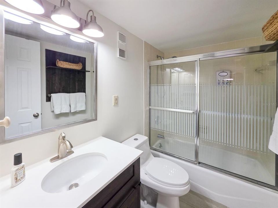 For Rent: $2,800 (2 beds, 2 baths, 1215 Square Feet)