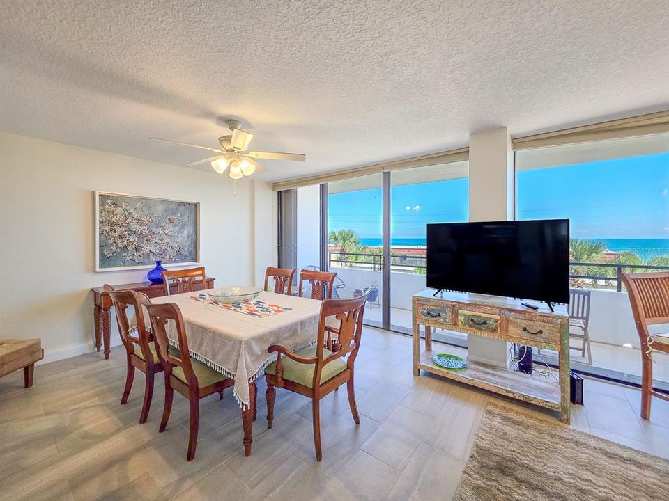 For Rent: $2,800 (2 beds, 2 baths, 1215 Square Feet)