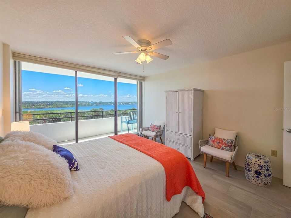 For Rent: $2,800 (2 beds, 2 baths, 1215 Square Feet)