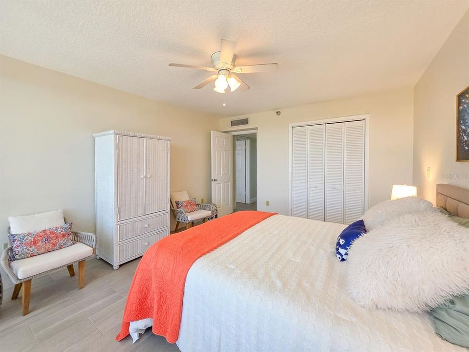 For Rent: $2,800 (2 beds, 2 baths, 1215 Square Feet)