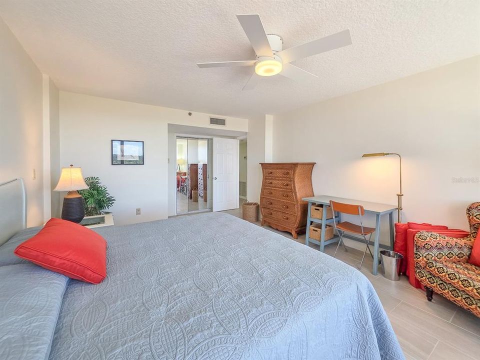 For Rent: $2,800 (2 beds, 2 baths, 1215 Square Feet)
