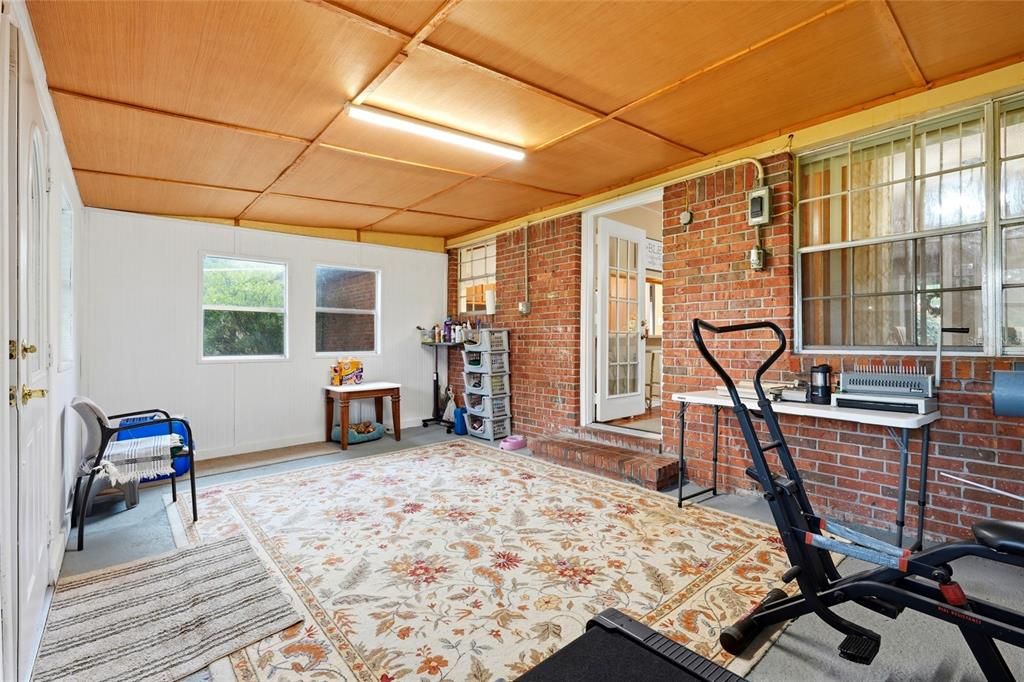 En Venta: $295,000 (3 camas, 2 baños, 1636 Pies cuadrados)