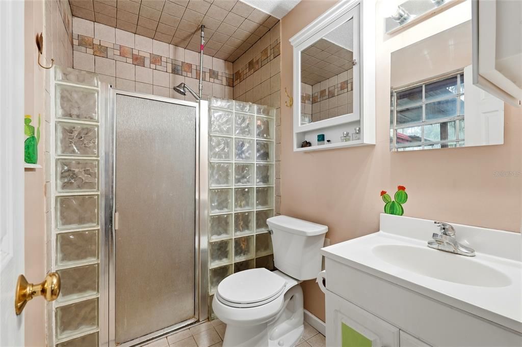 En Venta: $295,000 (3 camas, 2 baños, 1636 Pies cuadrados)