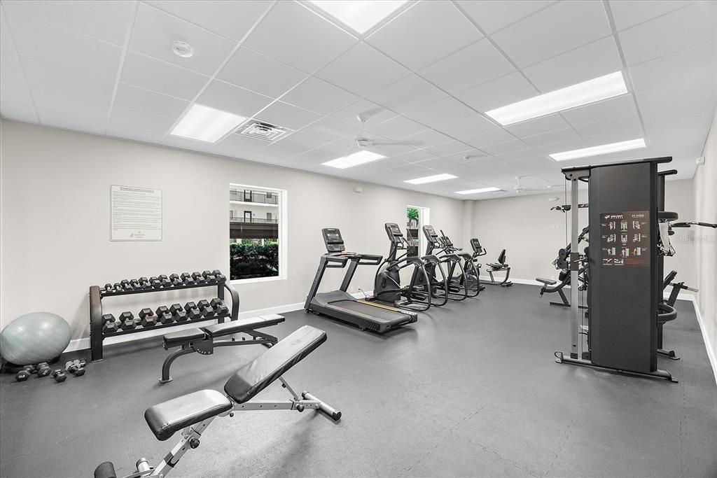 For Sale: $385,000 (1 beds, 1 baths, 846 Square Feet)