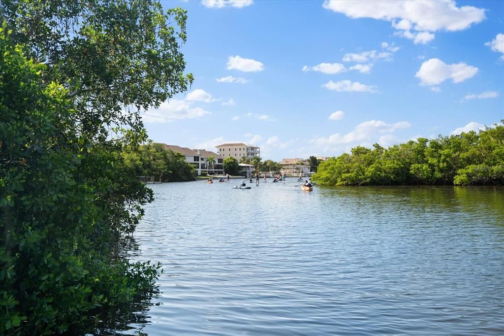 For Sale: $385,000 (1 beds, 1 baths, 846 Square Feet)