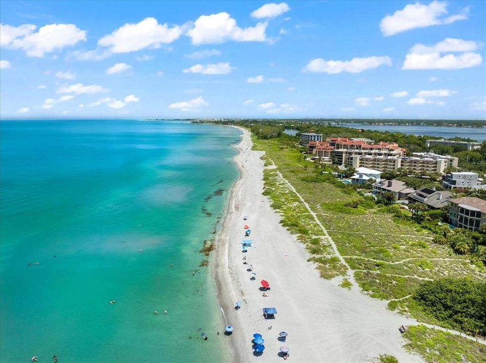 For Sale: $385,000 (1 beds, 1 baths, 846 Square Feet)
