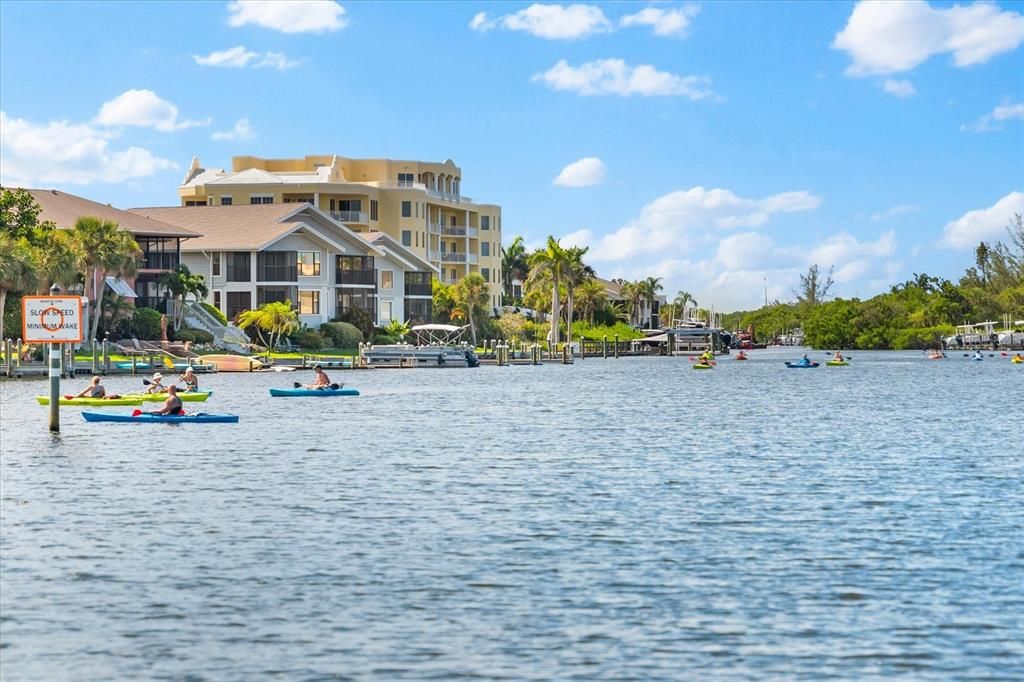 For Sale: $385,000 (1 beds, 1 baths, 846 Square Feet)