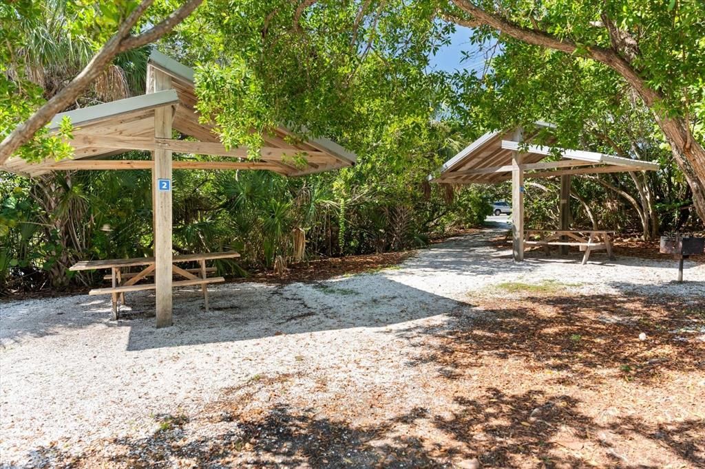 For Sale: $385,000 (1 beds, 1 baths, 846 Square Feet)