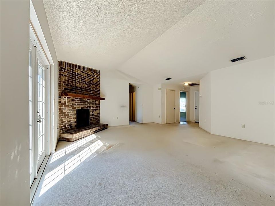 En Venta: $265,000 (3 camas, 2 baños, 1089 Pies cuadrados)