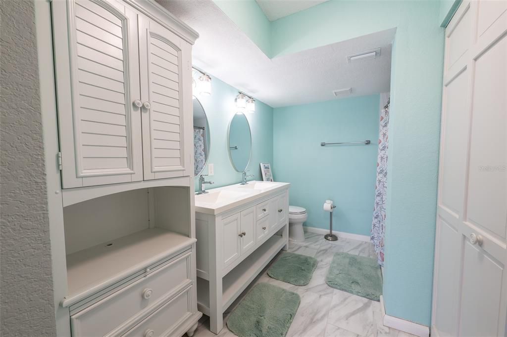 En Venta: $249,900 (2 camas, 2 baños, 1049 Pies cuadrados)