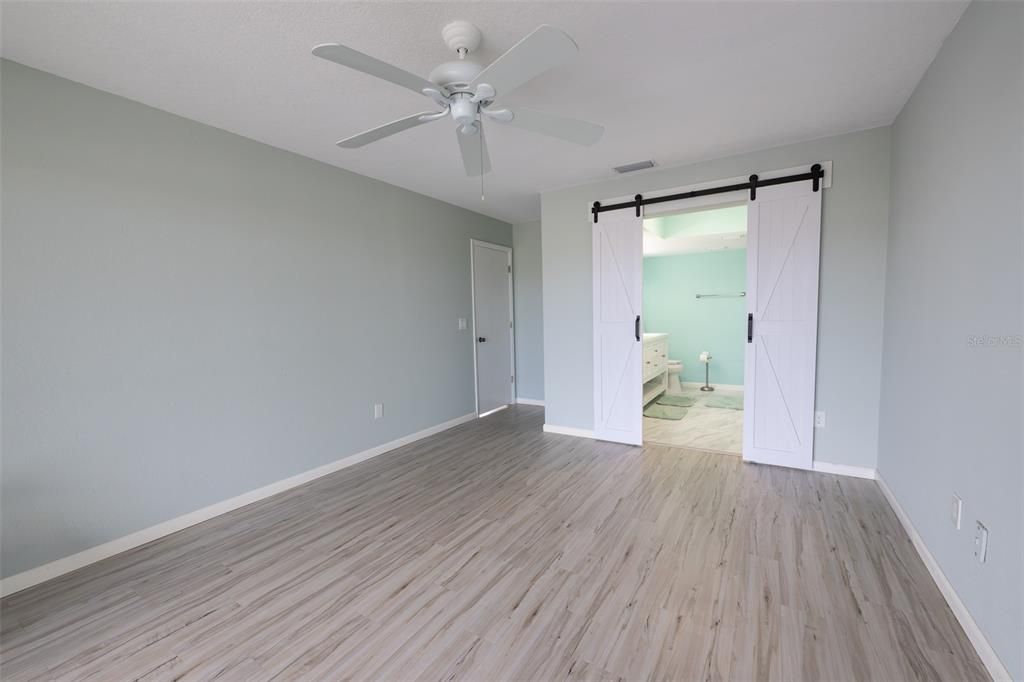 En Venta: $249,900 (2 camas, 2 baños, 1049 Pies cuadrados)