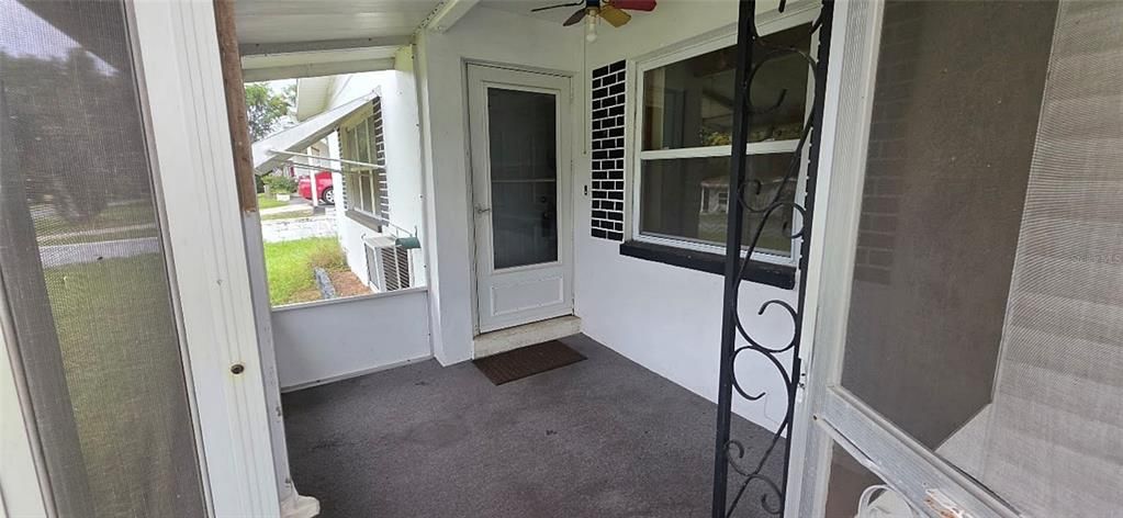For Sale: $129,900 (2 beds, 1 baths, 1120 Square Feet)
