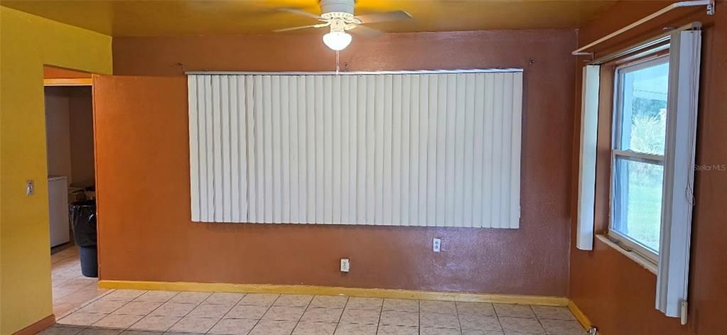 For Sale: $129,900 (2 beds, 1 baths, 1120 Square Feet)