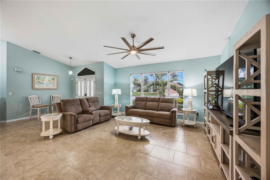For Sale: $459,900 (3 beds, 2 baths, 1874 Square Feet)
