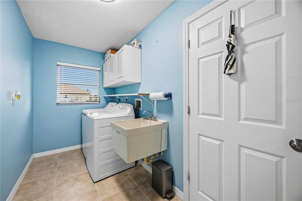 For Sale: $459,900 (3 beds, 2 baths, 1874 Square Feet)