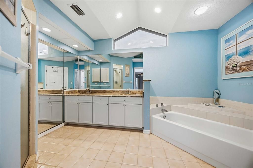 For Sale: $459,900 (3 beds, 2 baths, 1874 Square Feet)