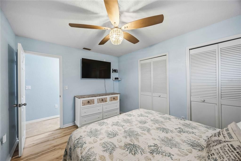 For Sale: $459,900 (3 beds, 2 baths, 1874 Square Feet)