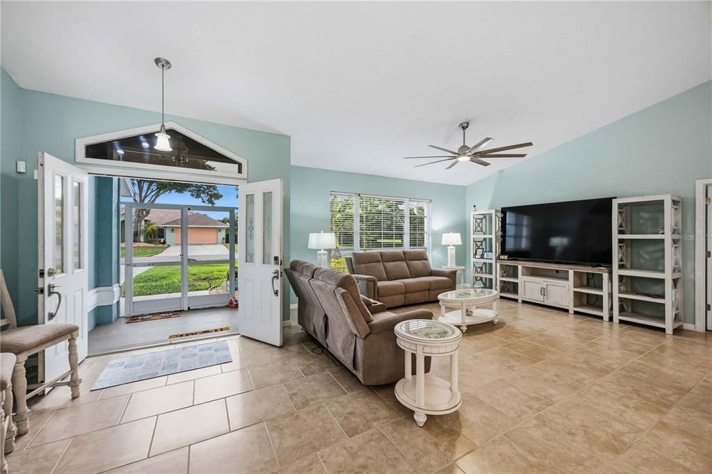For Sale: $459,900 (3 beds, 2 baths, 1874 Square Feet)