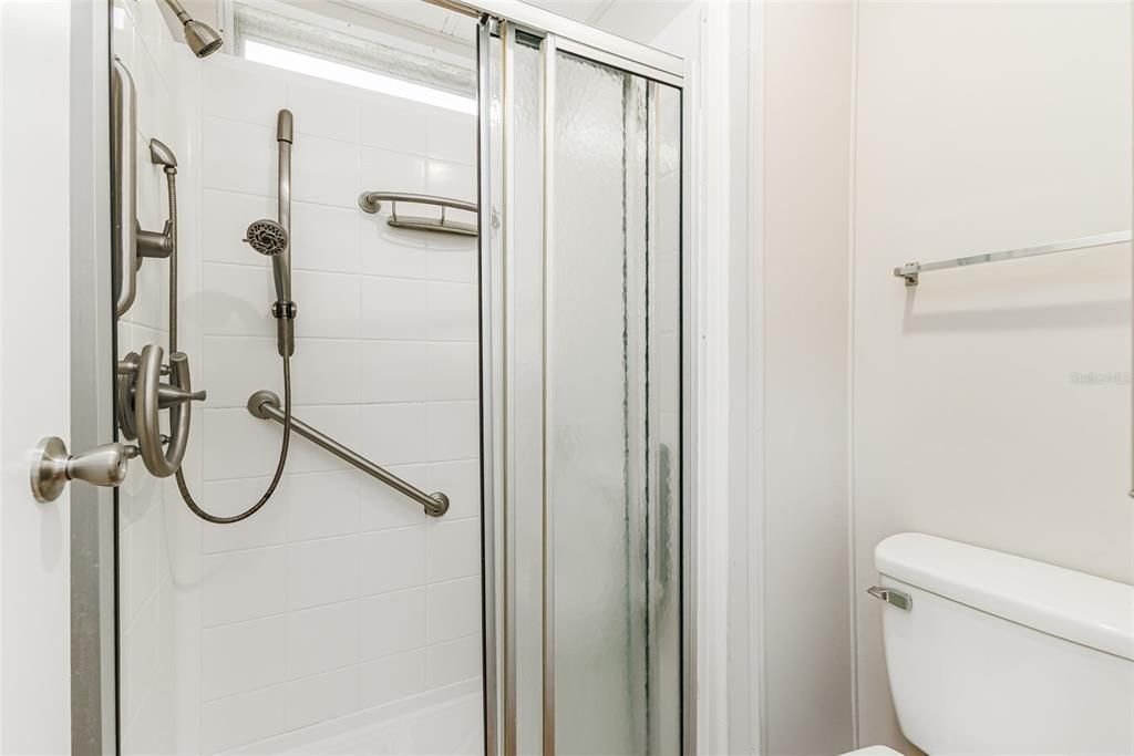 На продажу: $189,950 (2 спален, 2 ванн, 1392 Квадратных фут)
