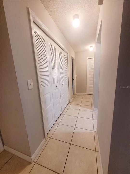 For Sale: $158,000 (2 beds, 2 baths, 1058 Square Feet)