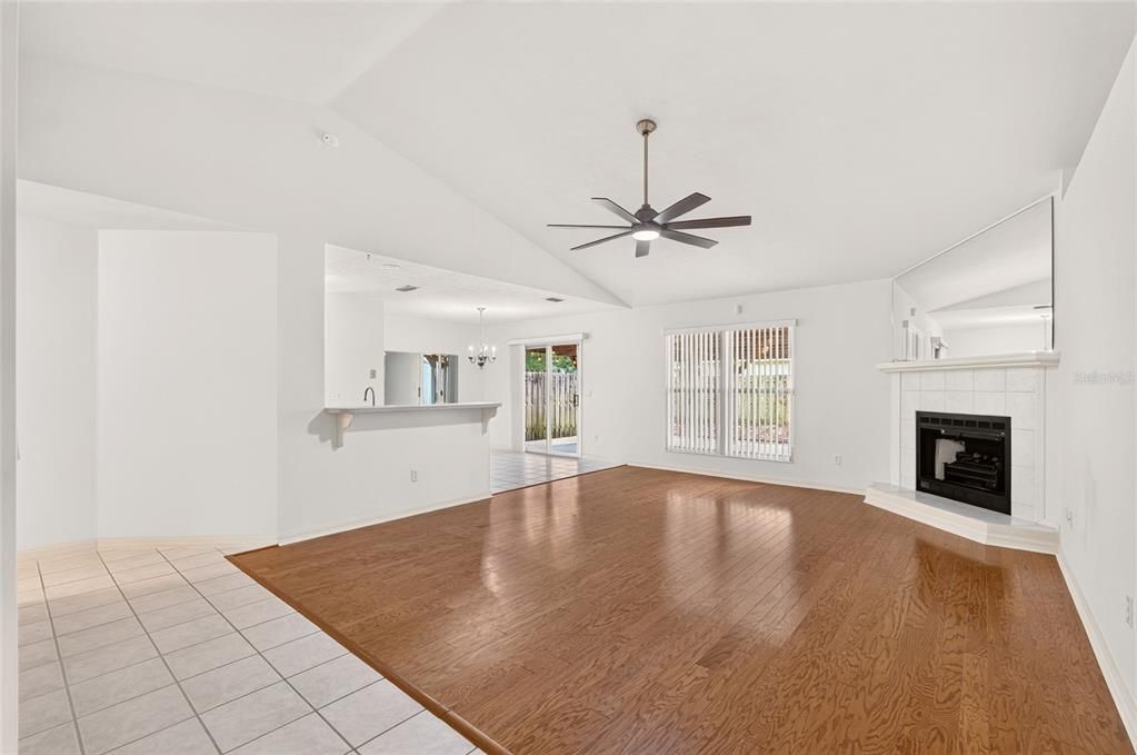 En Venta: $280,000 (3 camas, 2 baños, 1328 Pies cuadrados)