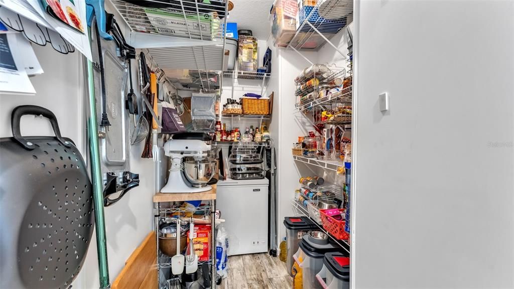 На продажу: $350,000 (3 спален, 2 ванн, 1664 Квадратных фут)