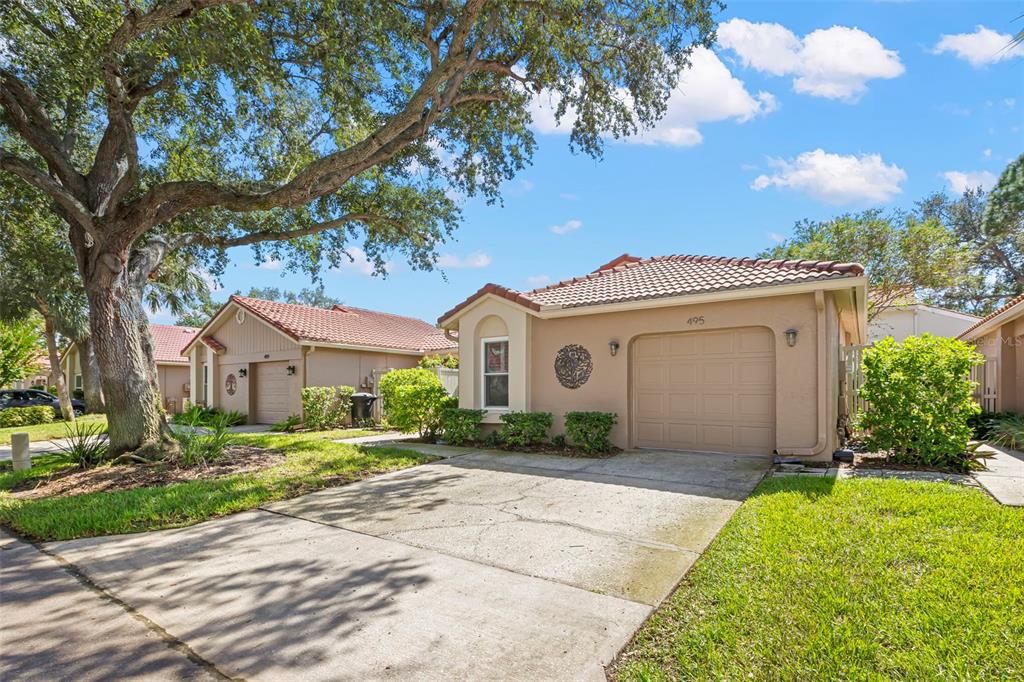 For Sale: $445,000 (2 beds, 2 baths, 1061 Square Feet)