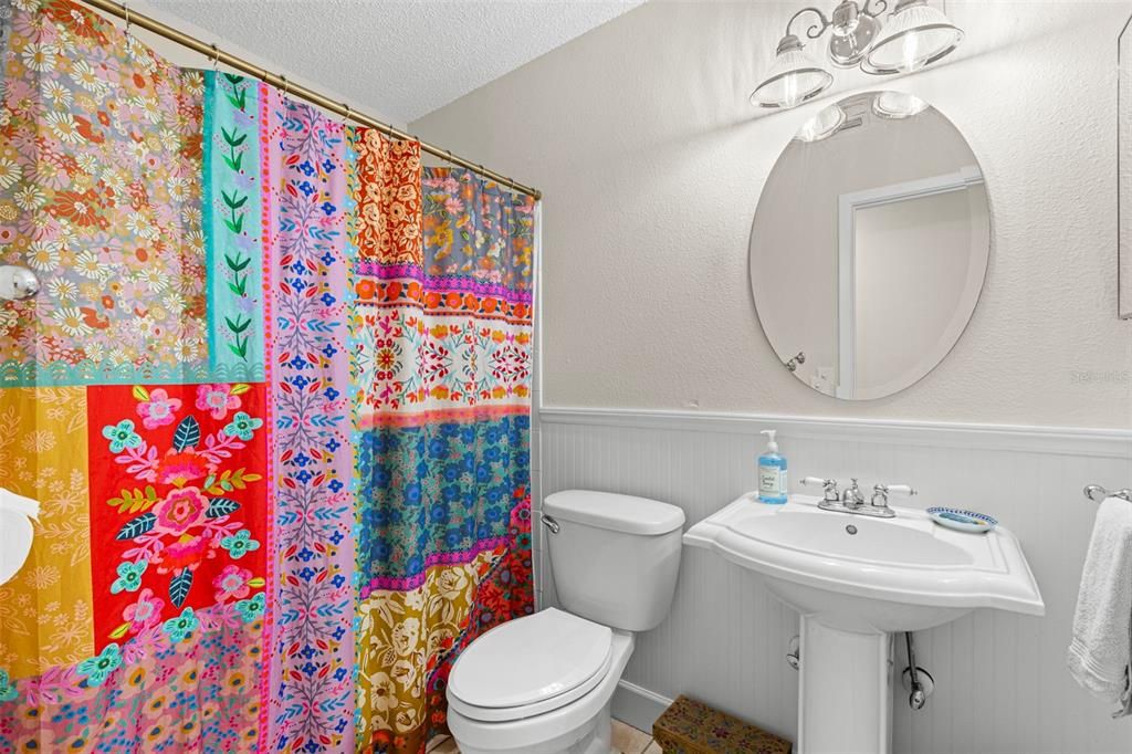 For Sale: $445,000 (2 beds, 2 baths, 1061 Square Feet)
