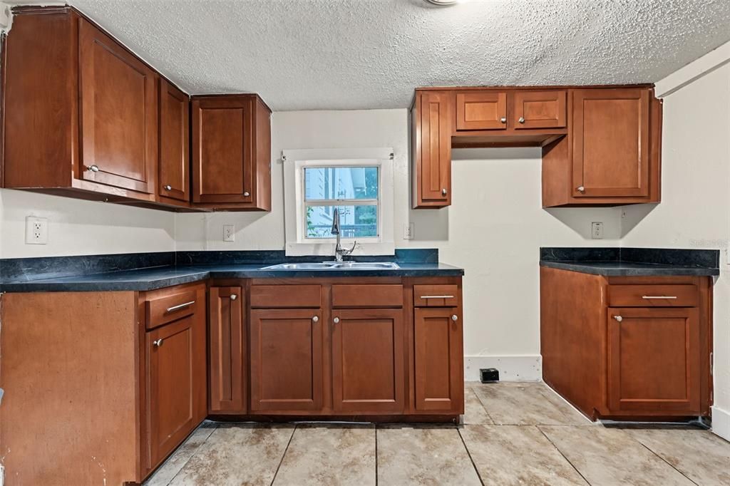 En Venta: $399,000 (4 camas, 3 baños, 1852 Pies cuadrados)