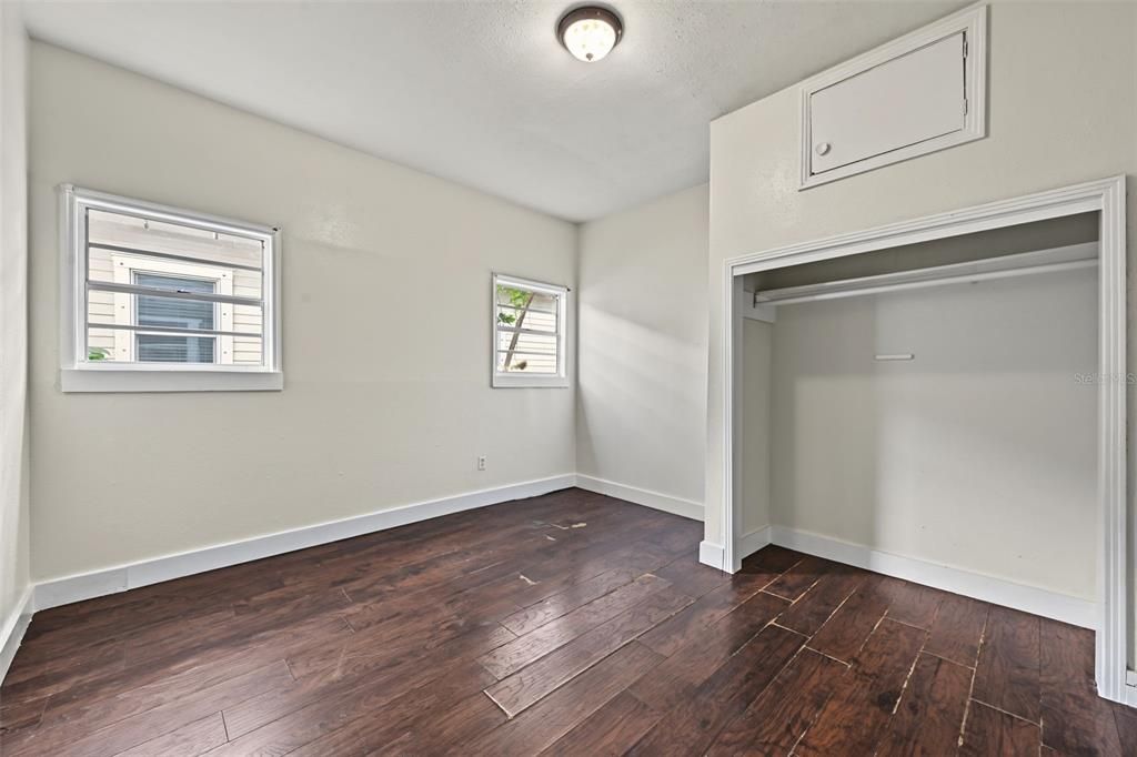 En Venta: $399,000 (4 camas, 3 baños, 1852 Pies cuadrados)