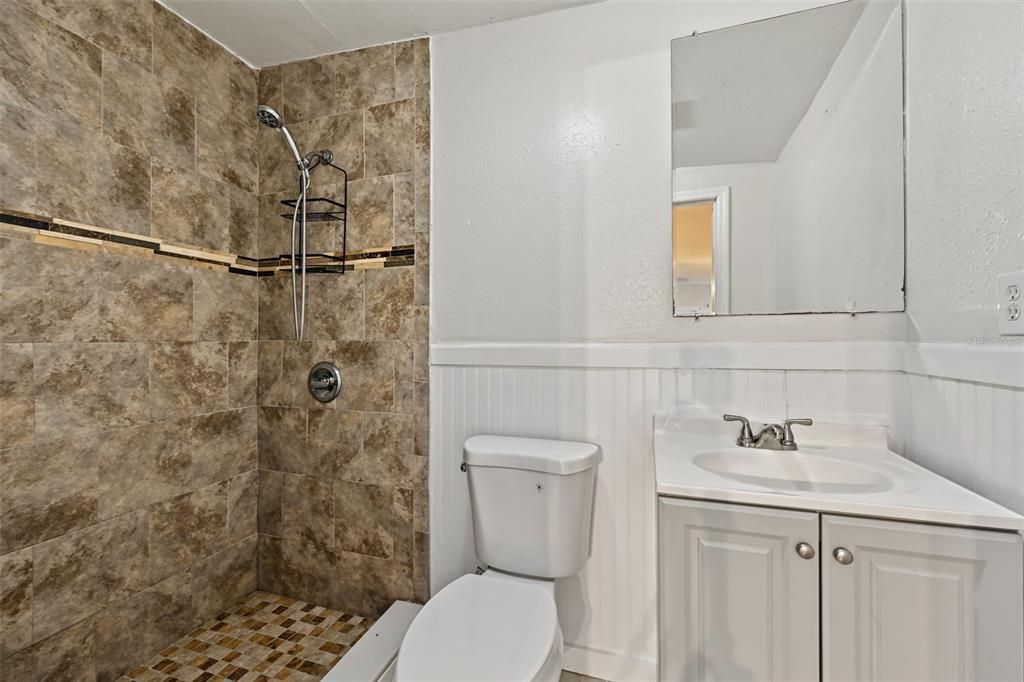 En Venta: $399,000 (4 camas, 3 baños, 1852 Pies cuadrados)