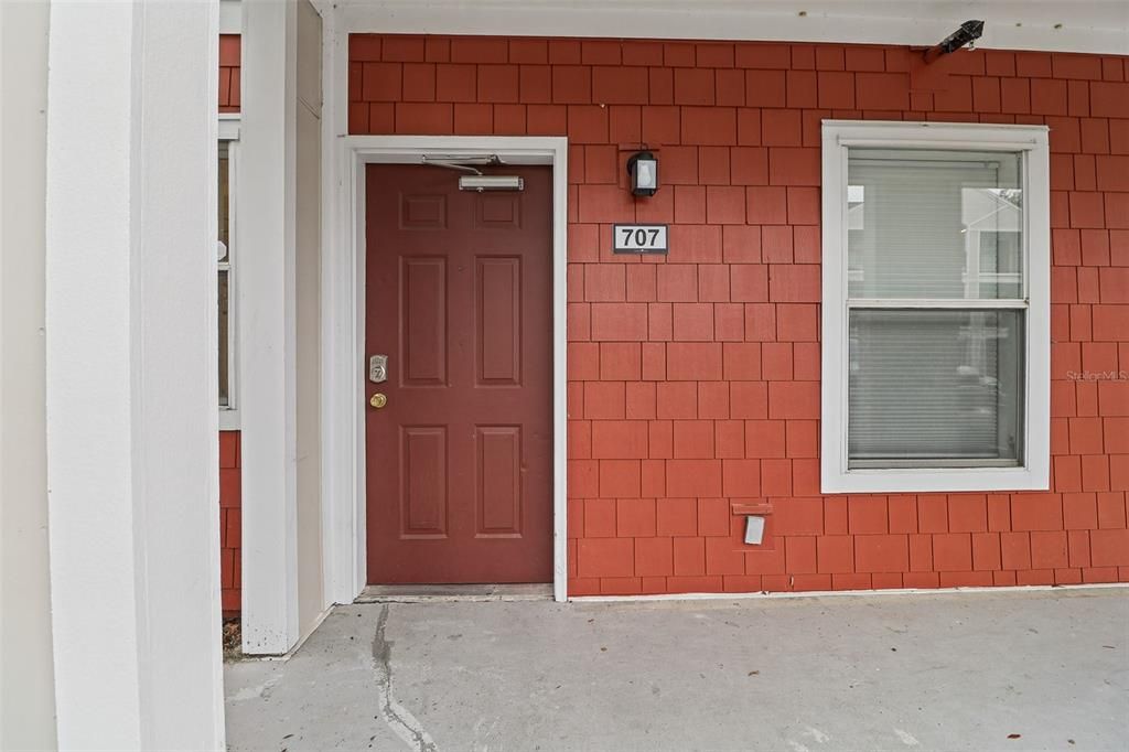 For Sale: $140,000 (2 beds, 2 baths, 888 Square Feet)
