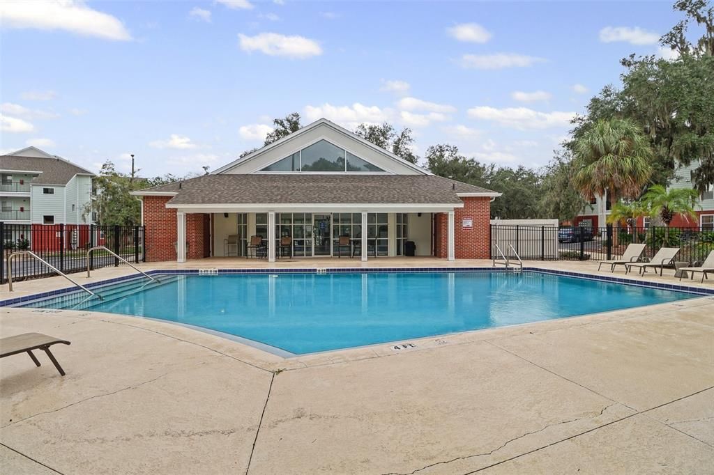 For Sale: $140,000 (2 beds, 2 baths, 888 Square Feet)